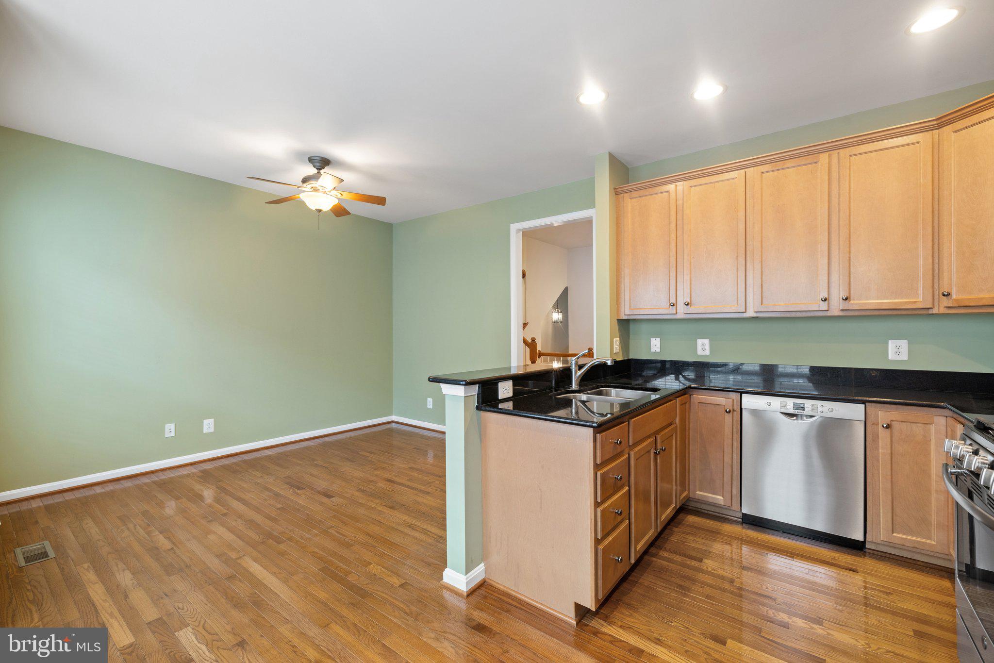 5106 Village Fountain Pl