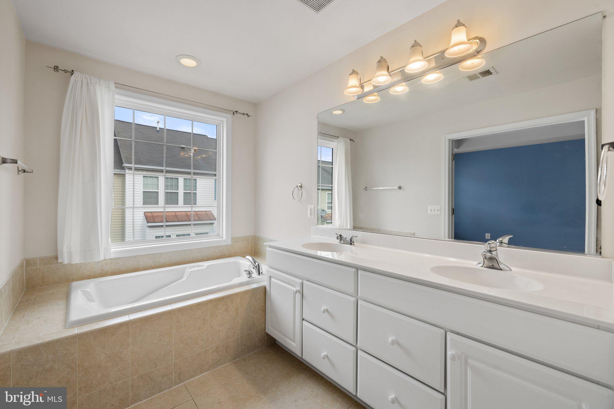 5106 Village Fountain Pl