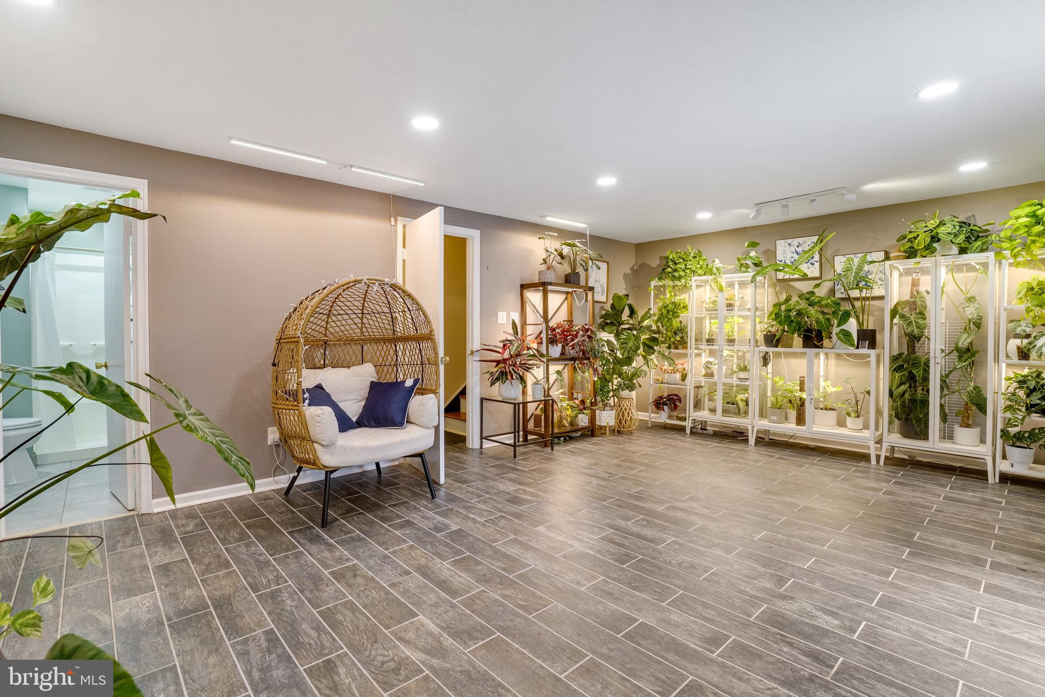 5406 Riverboat Way