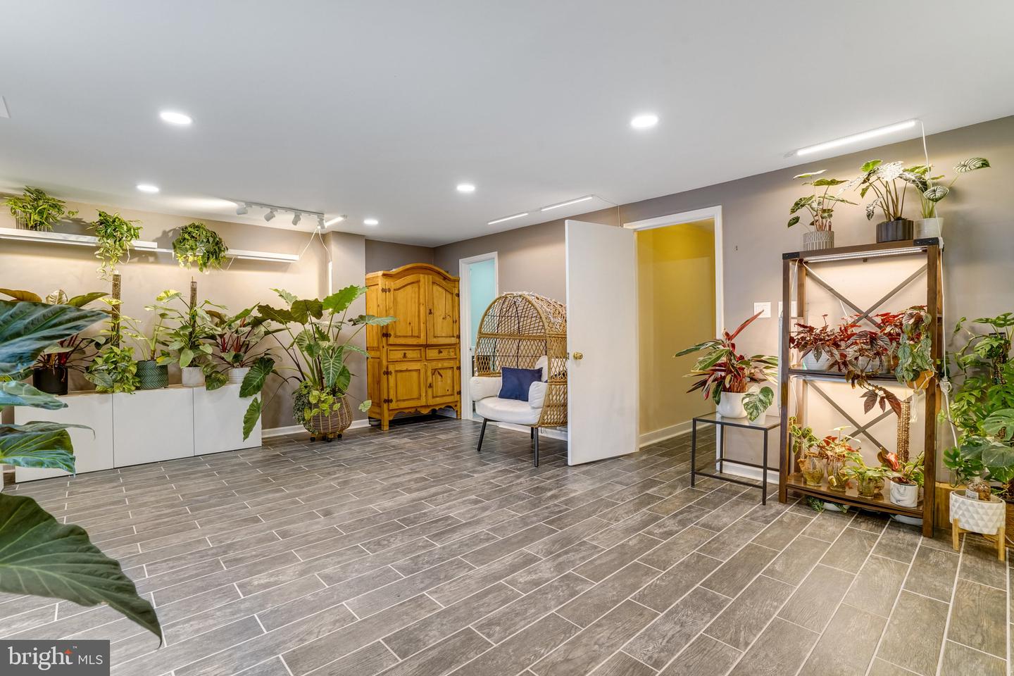 5406 Riverboat Way