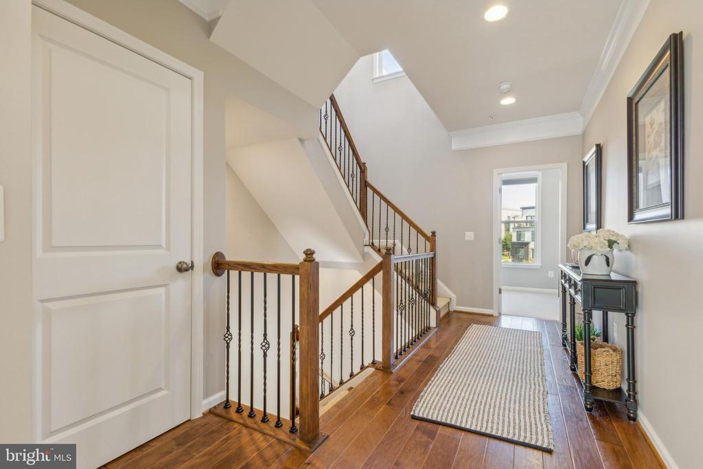 4838 Garden View Ln