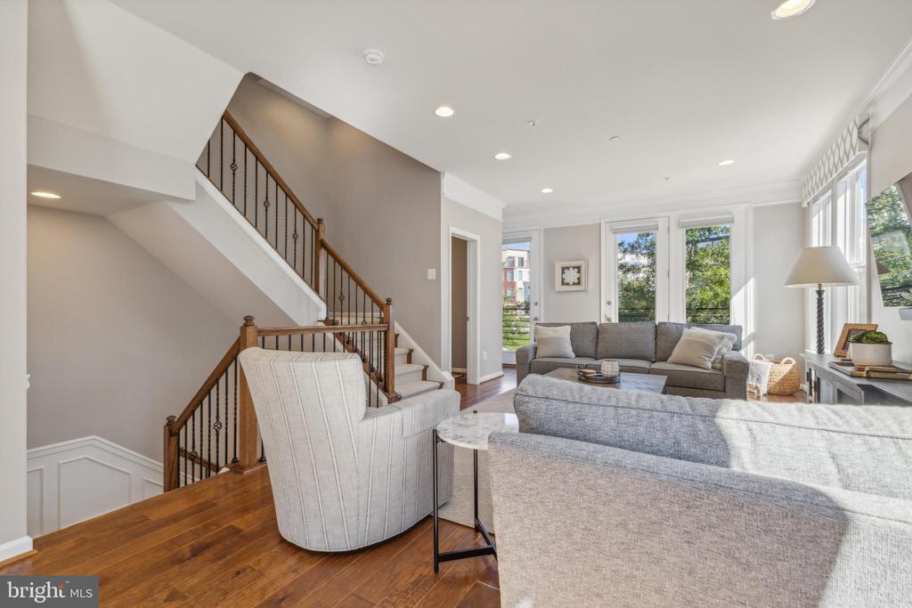 4838 Garden View Ln