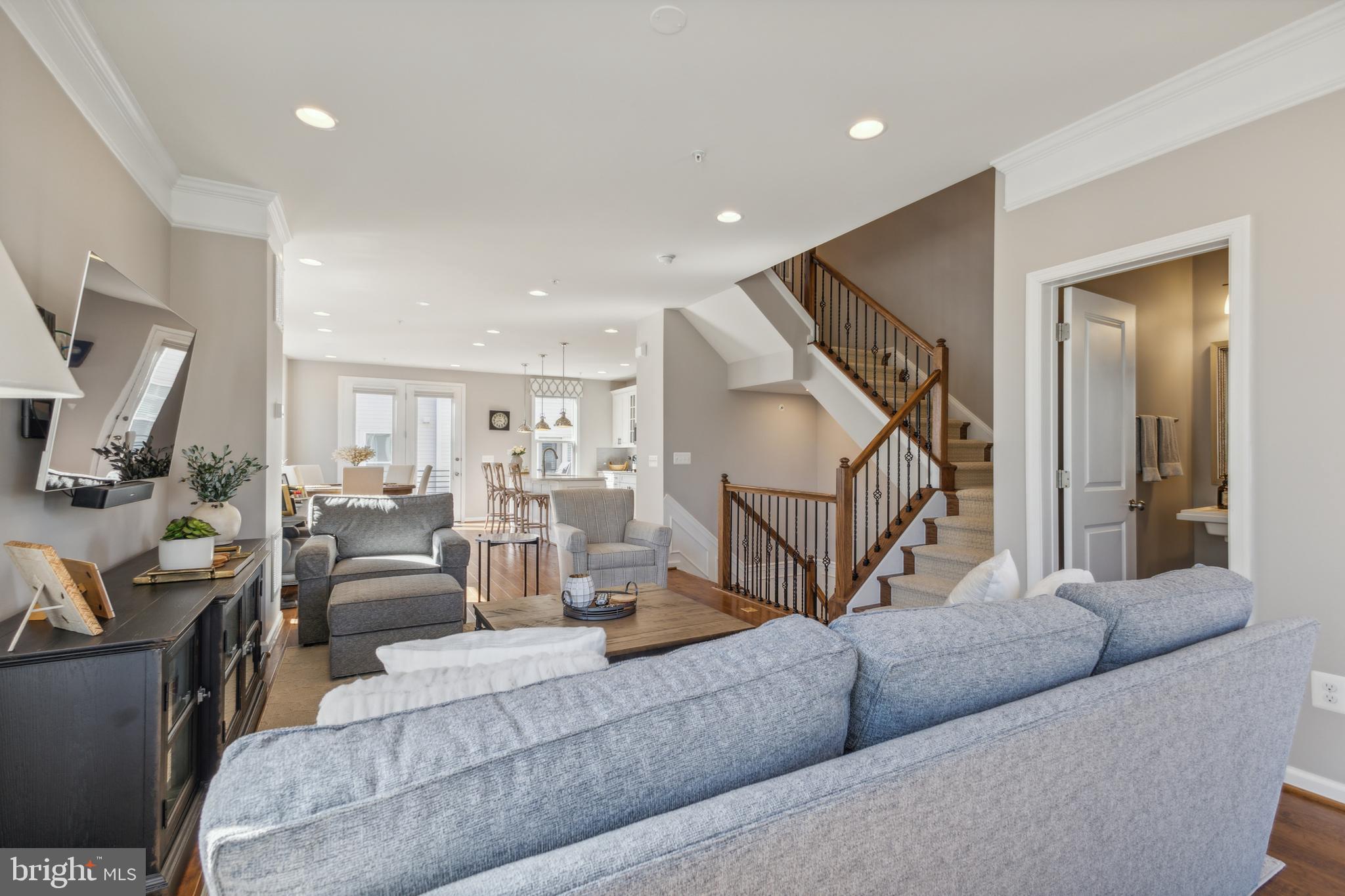 4838 Garden View Ln