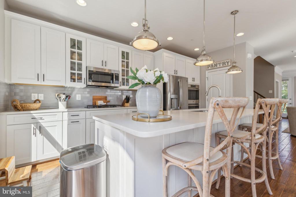 4838 Garden View Ln