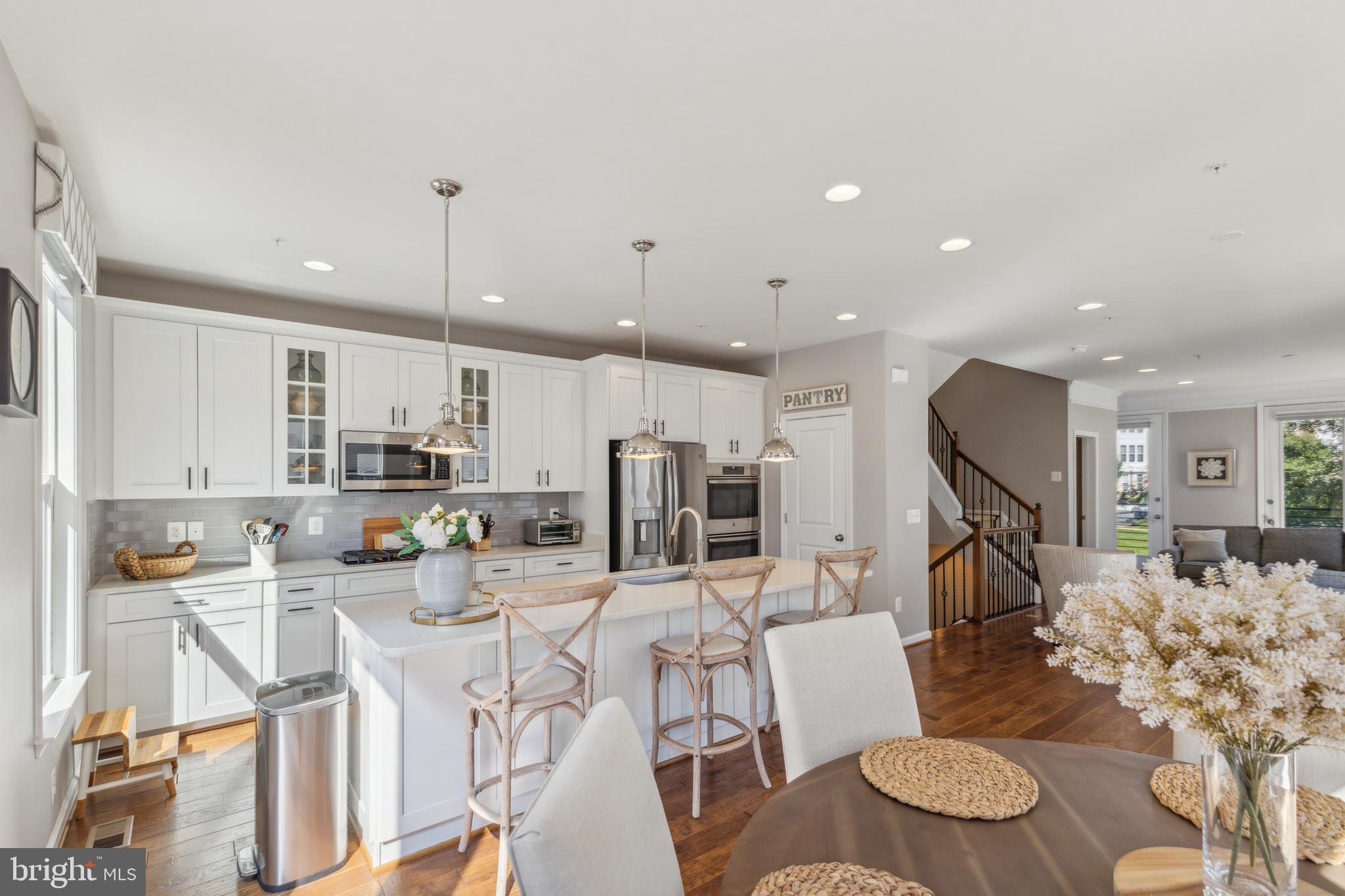 4838 Garden View Ln