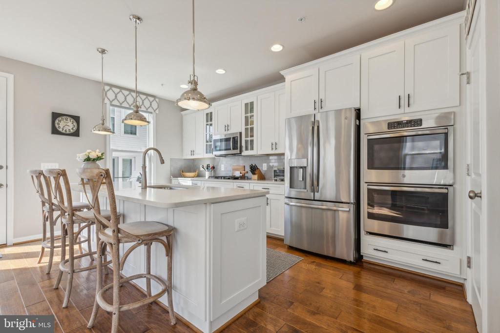 4838 Garden View Ln