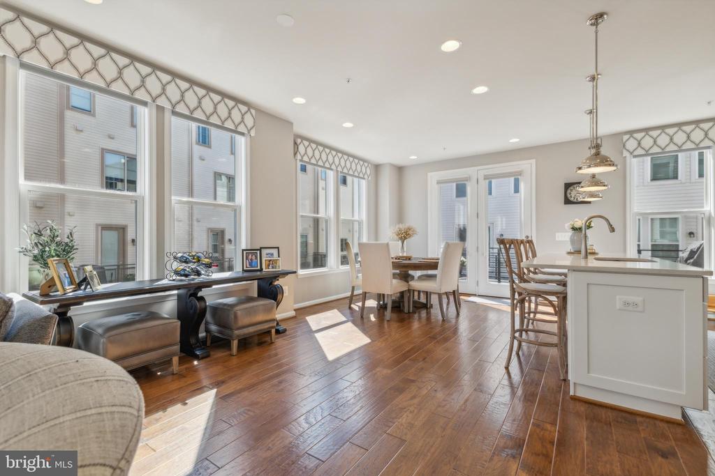 4838 Garden View Ln