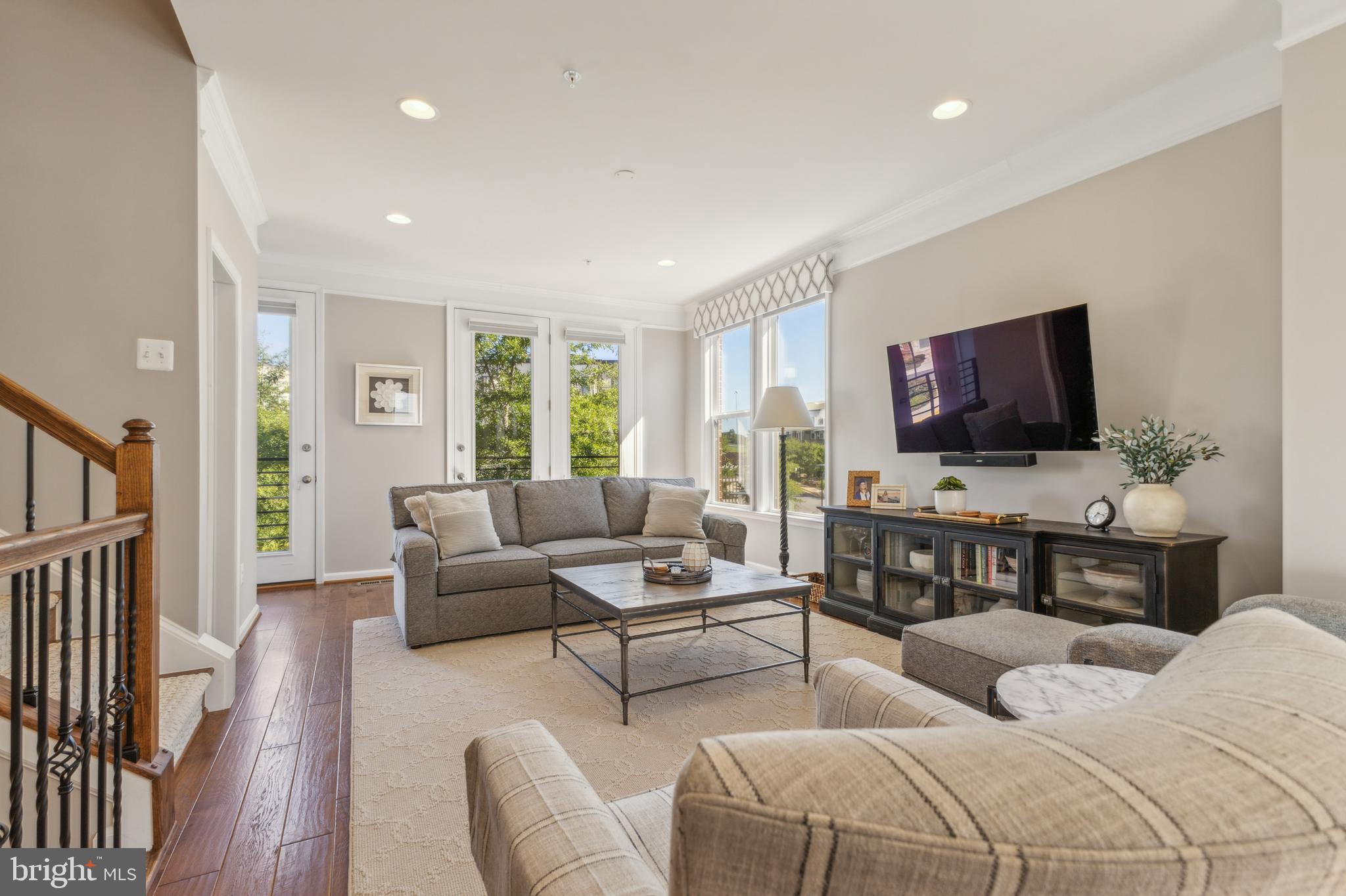 4838 Garden View Ln