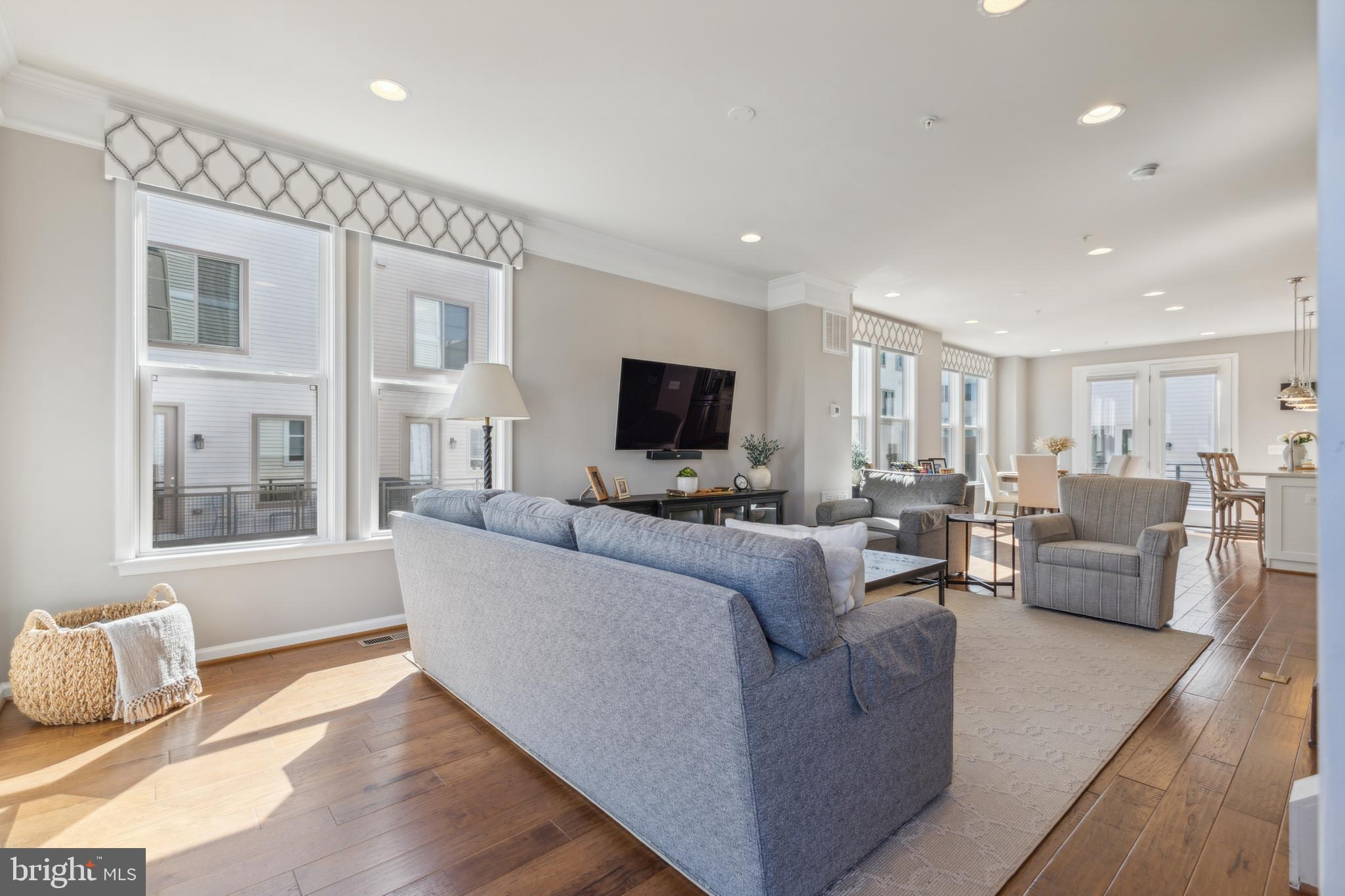 4838 Garden View Ln
