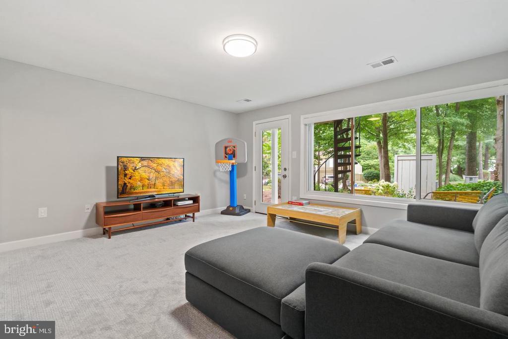1676 MOORINGS DRIVE