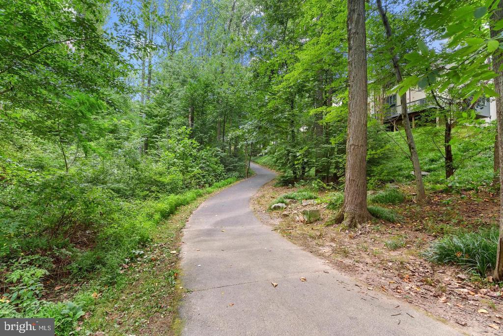 1676 MOORINGS DRIVE