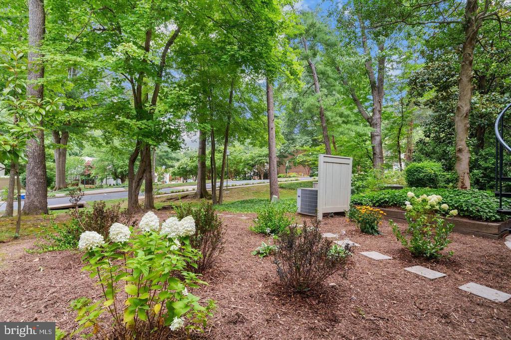 1676 MOORINGS DRIVE