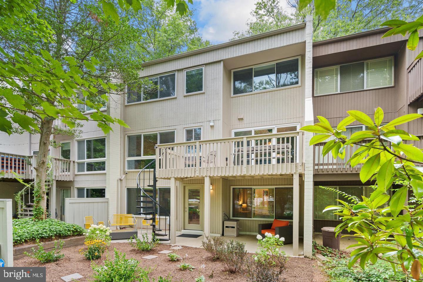 1676 MOORINGS DRIVE