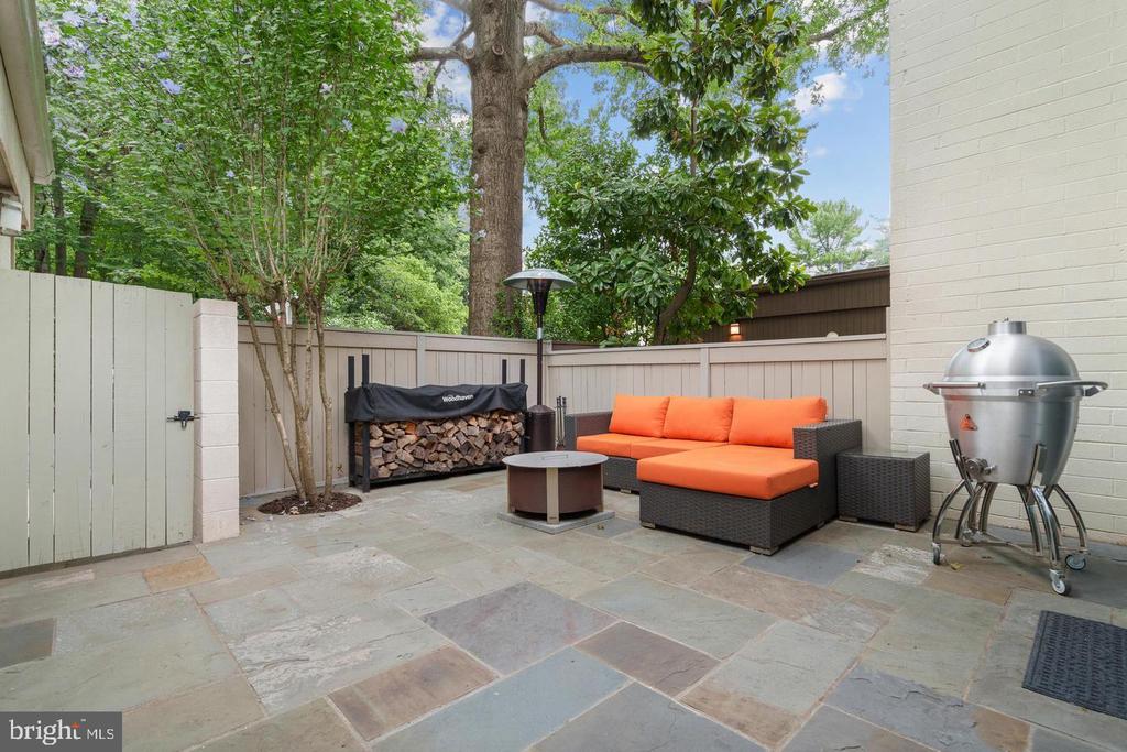 1676 MOORINGS DRIVE