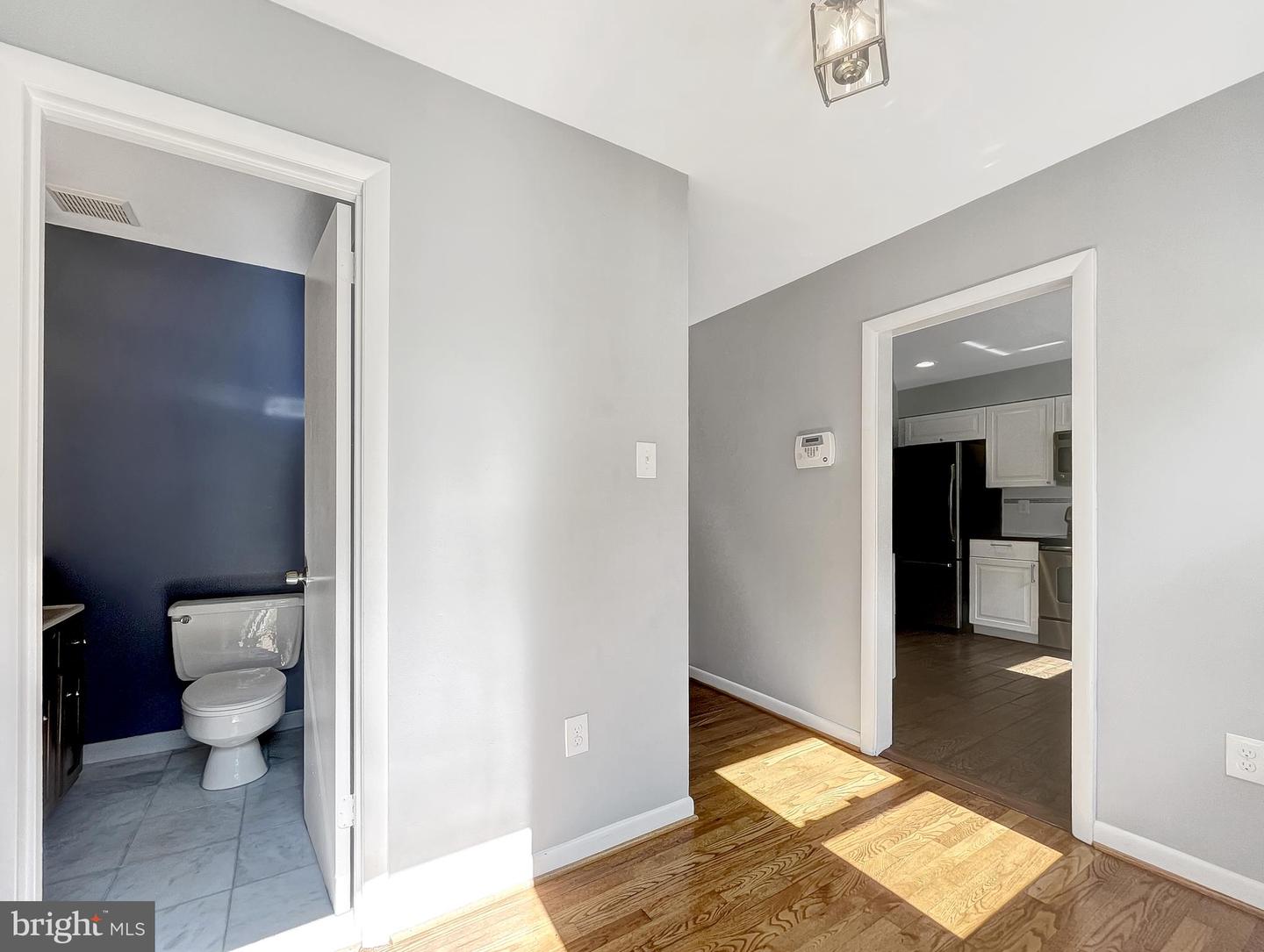 8802 Cameo Sq