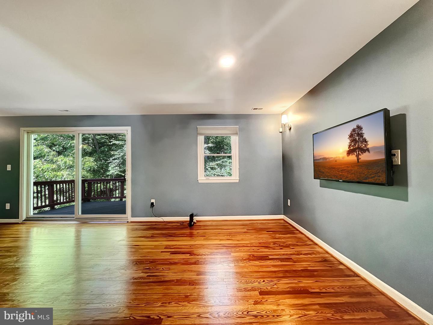 8802 Cameo Sq