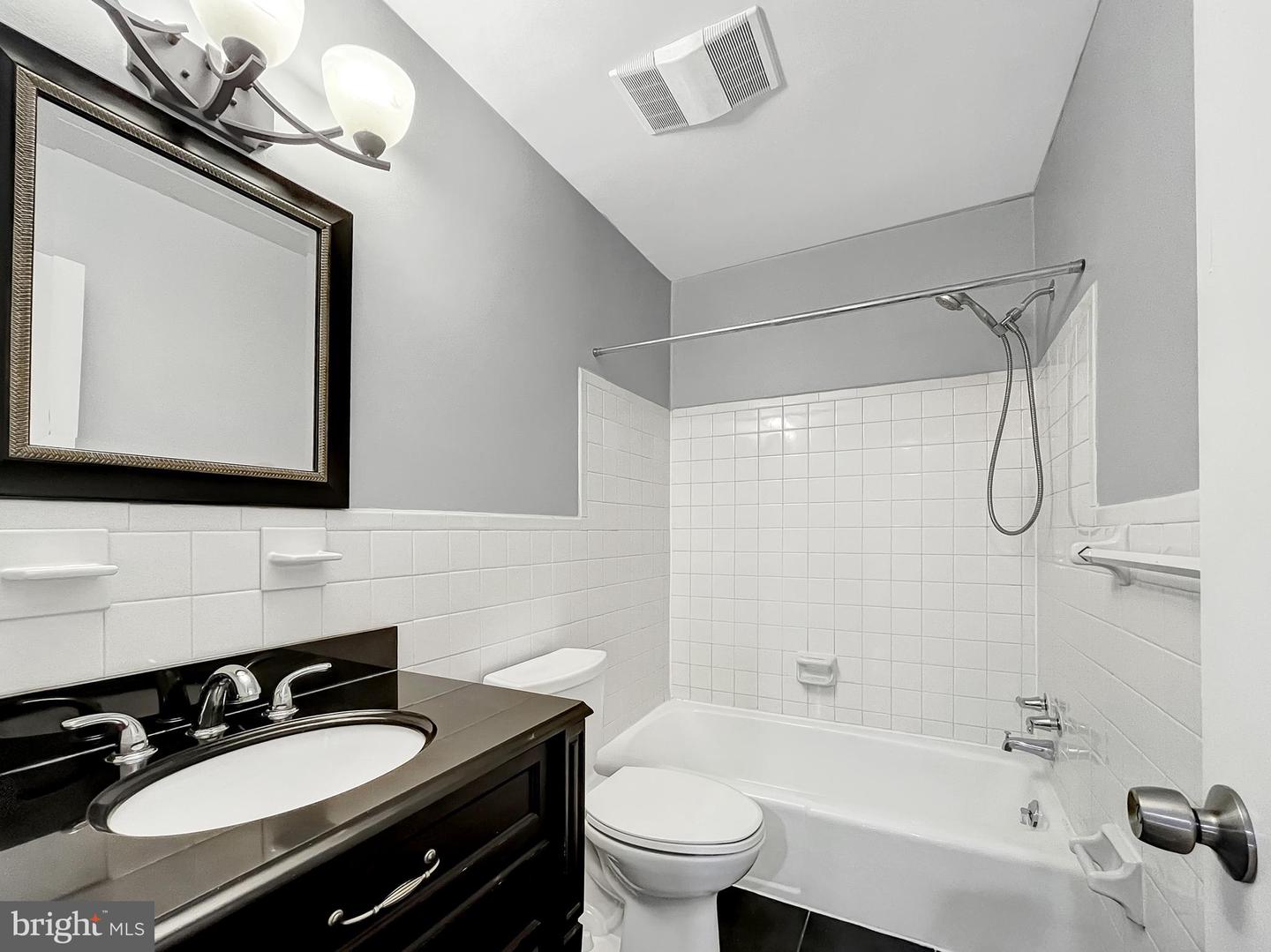 8802 Cameo Sq
