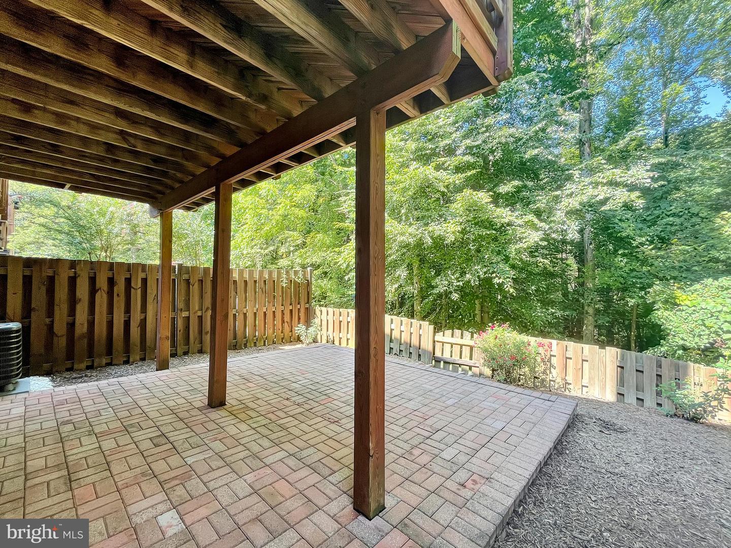 8802 Cameo Sq