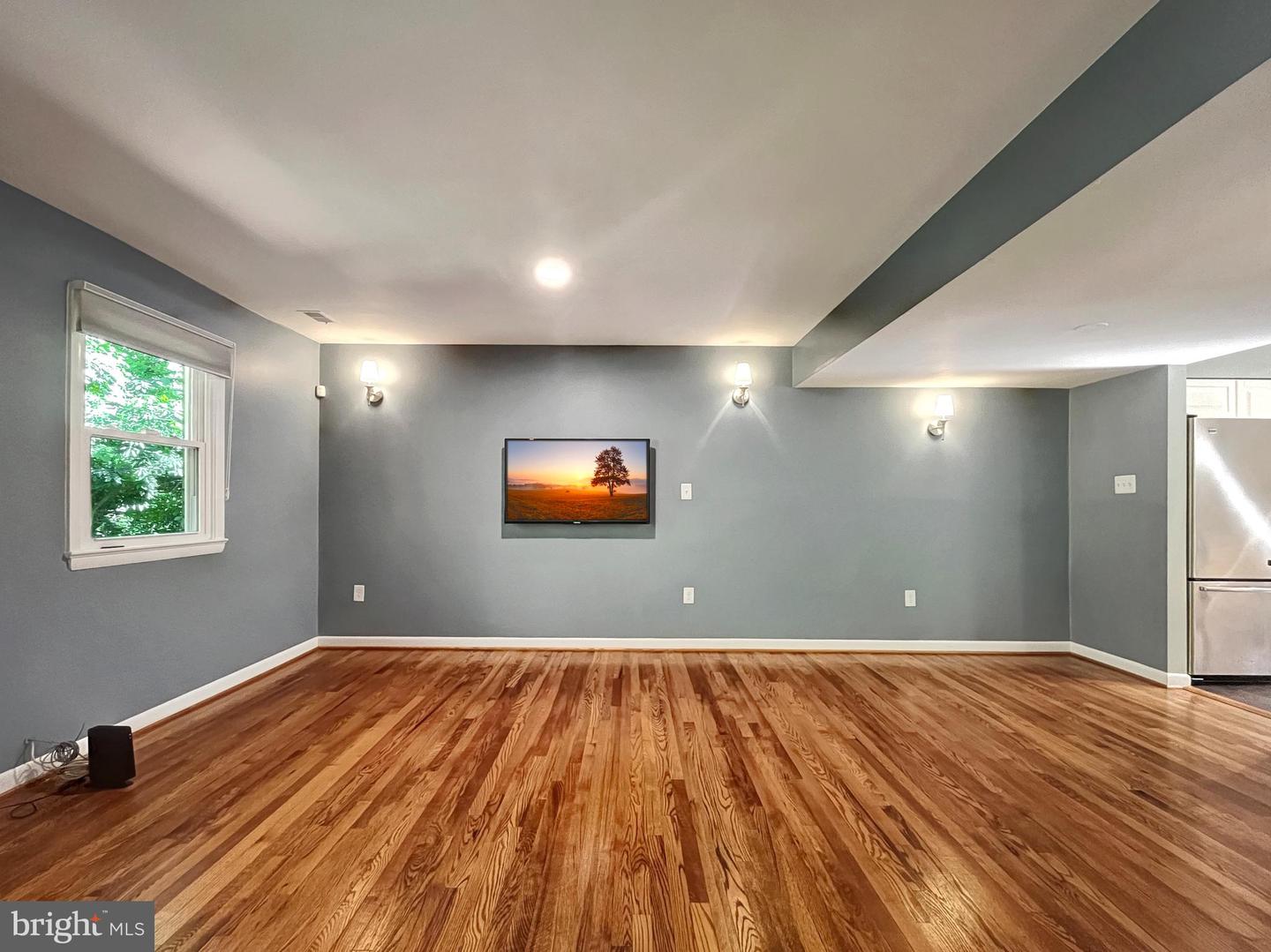 8802 Cameo Sq