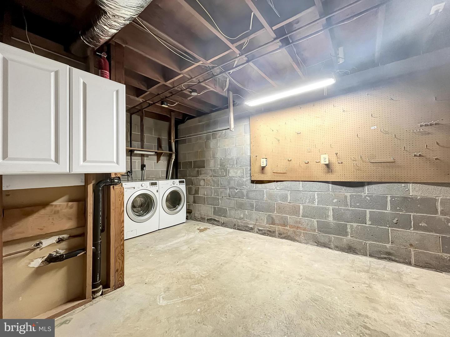8802 Cameo Sq