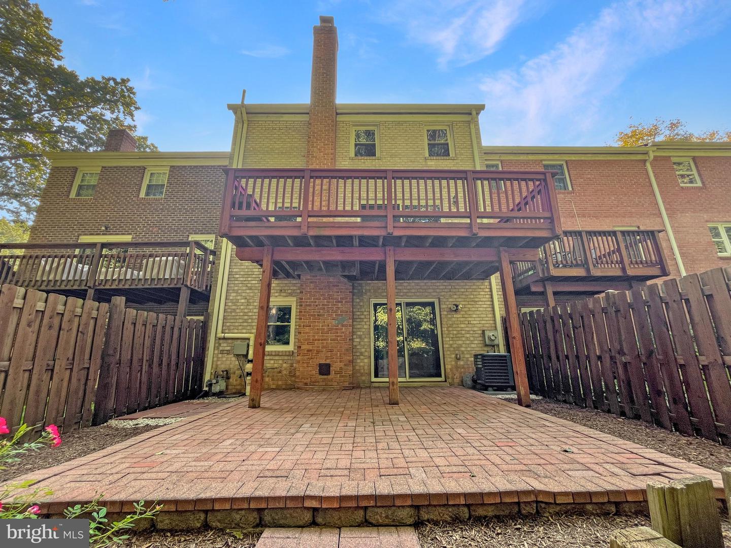 8802 Cameo Sq