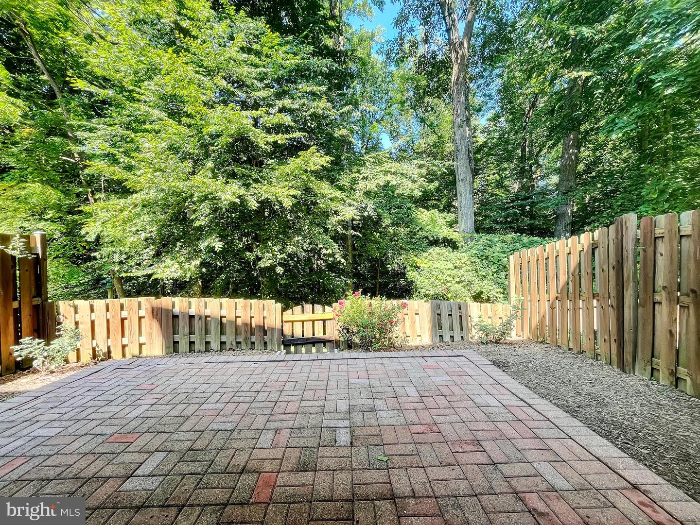 8802 Cameo Sq