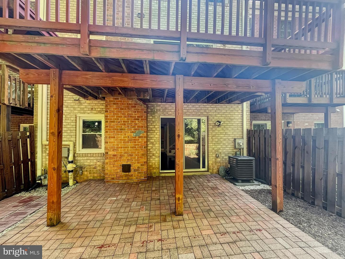 8802 Cameo Sq