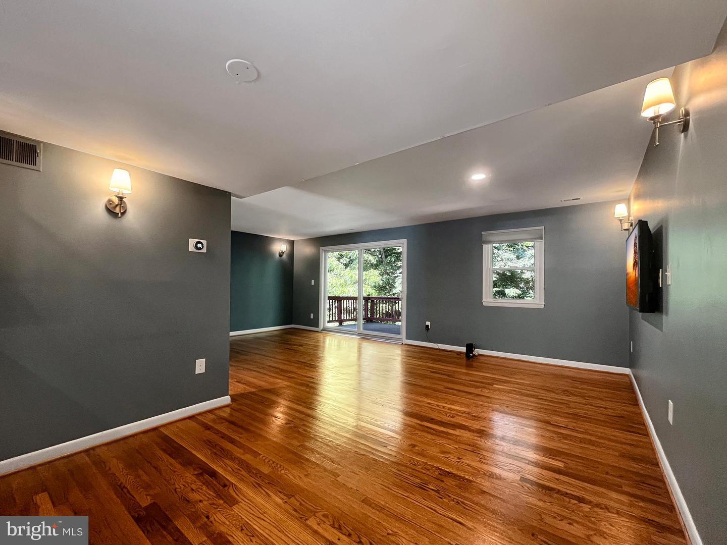 8802 Cameo Sq
