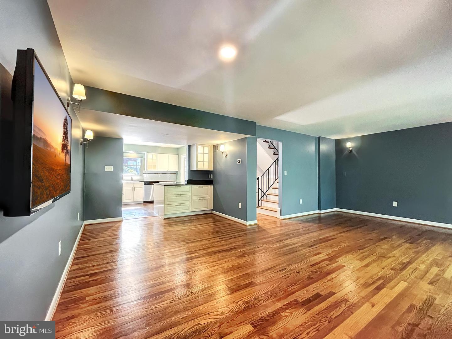 8802 Cameo Sq