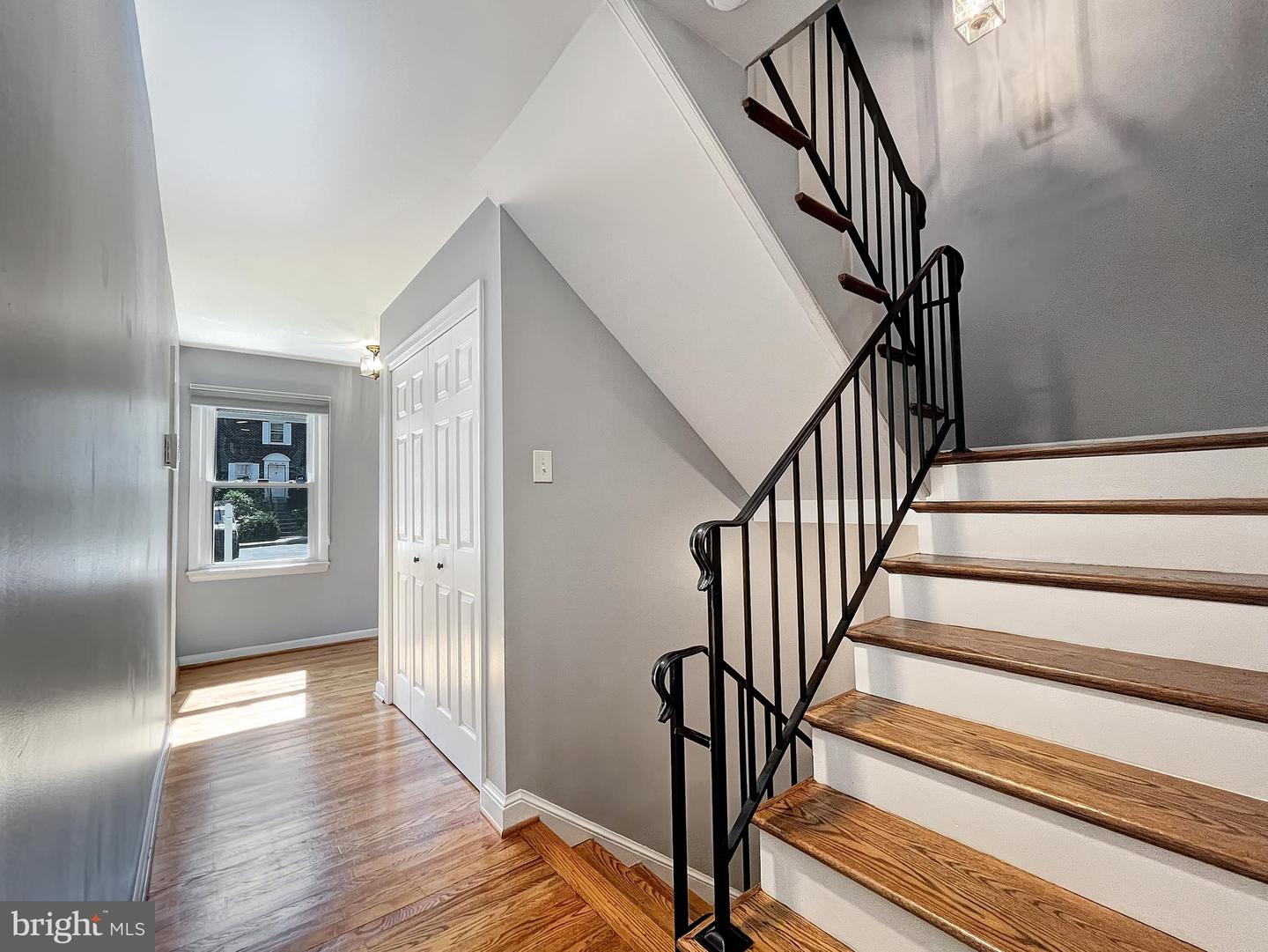 8802 Cameo Sq