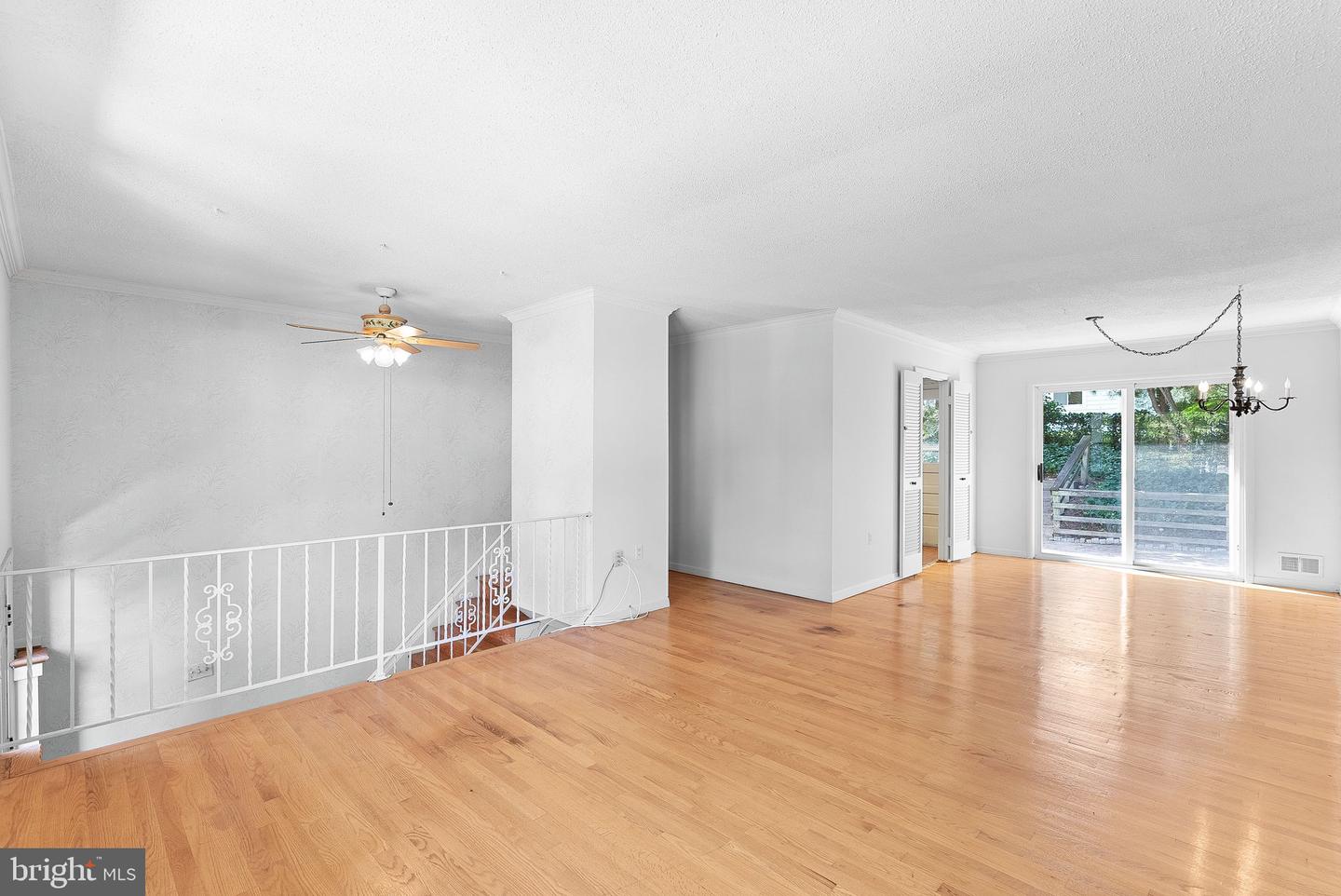 4904 Chanticleer Ave