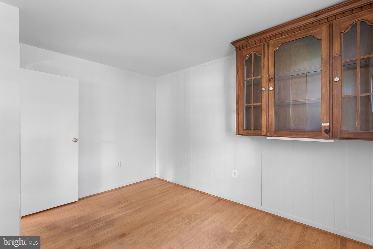 4904 Chanticleer Ave