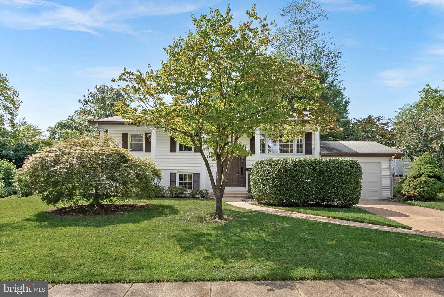 4904 Chanticleer Ave