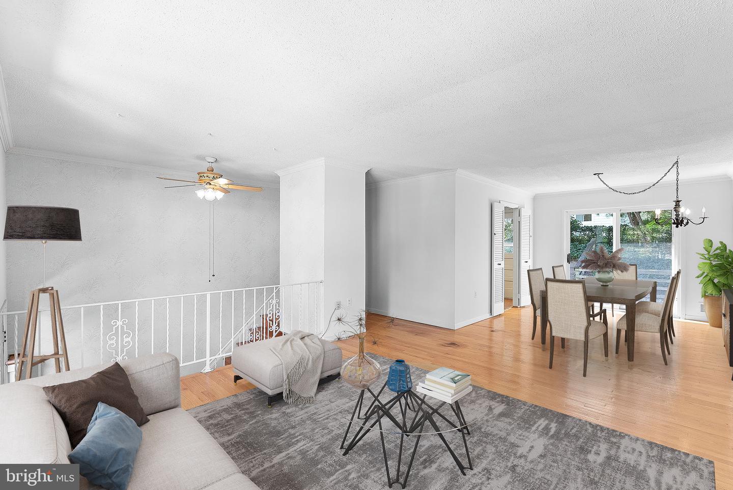 4904 Chanticleer Ave