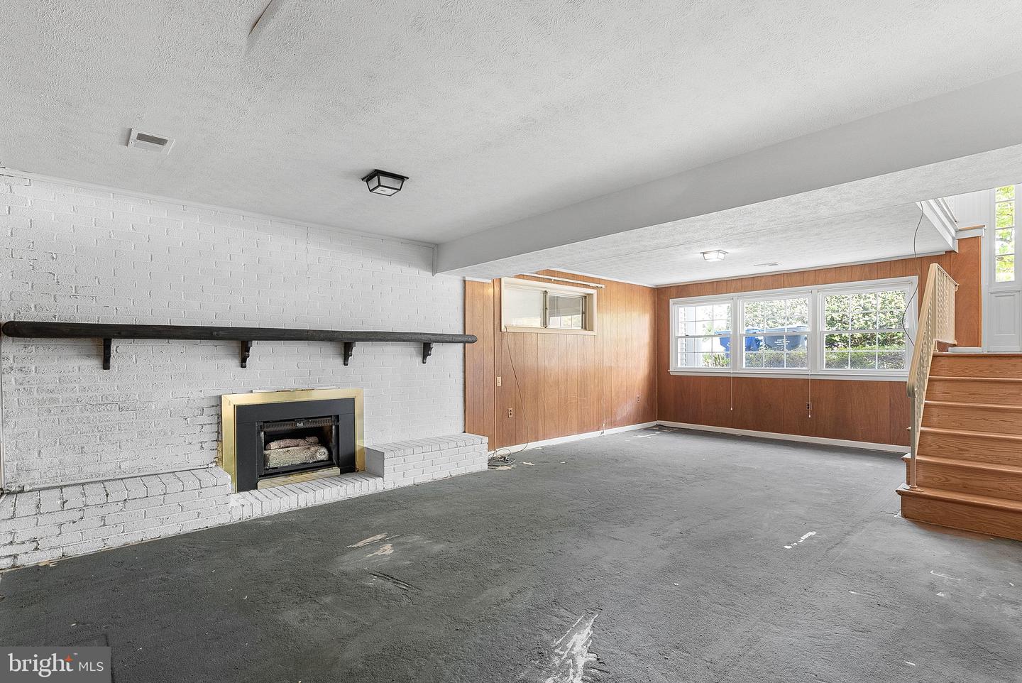 4904 Chanticleer Ave