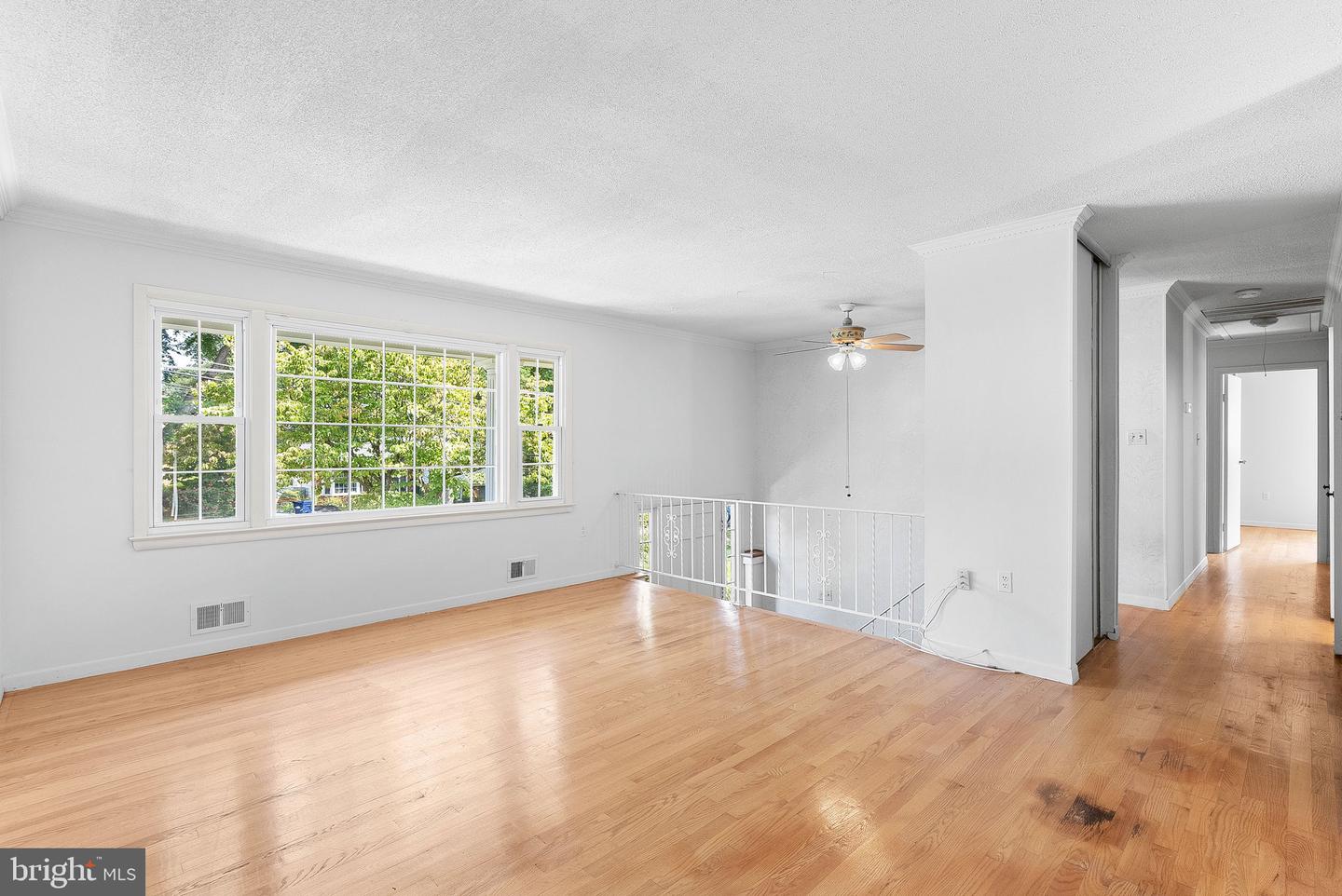 4904 Chanticleer Ave