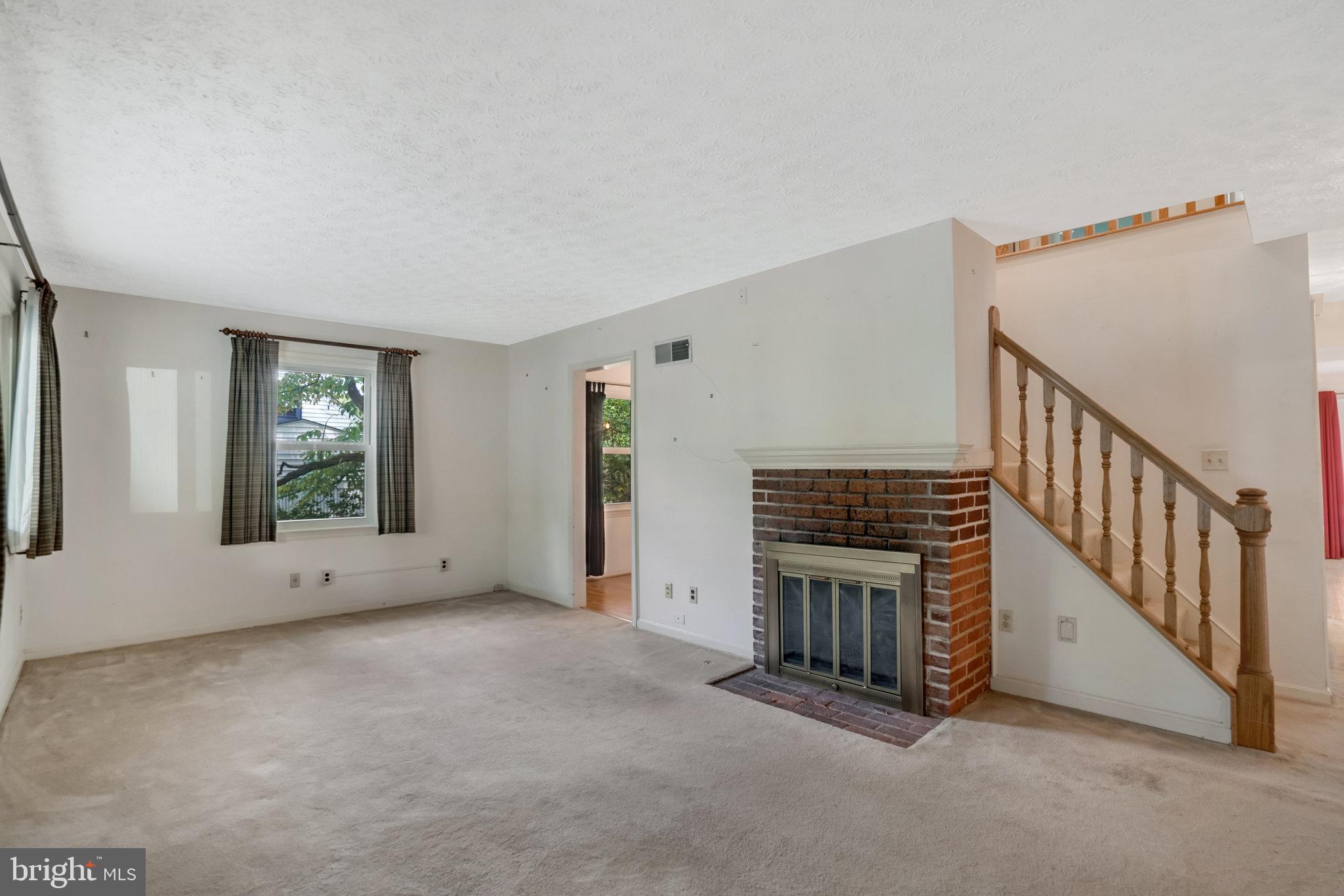 6612 Barrett Rd