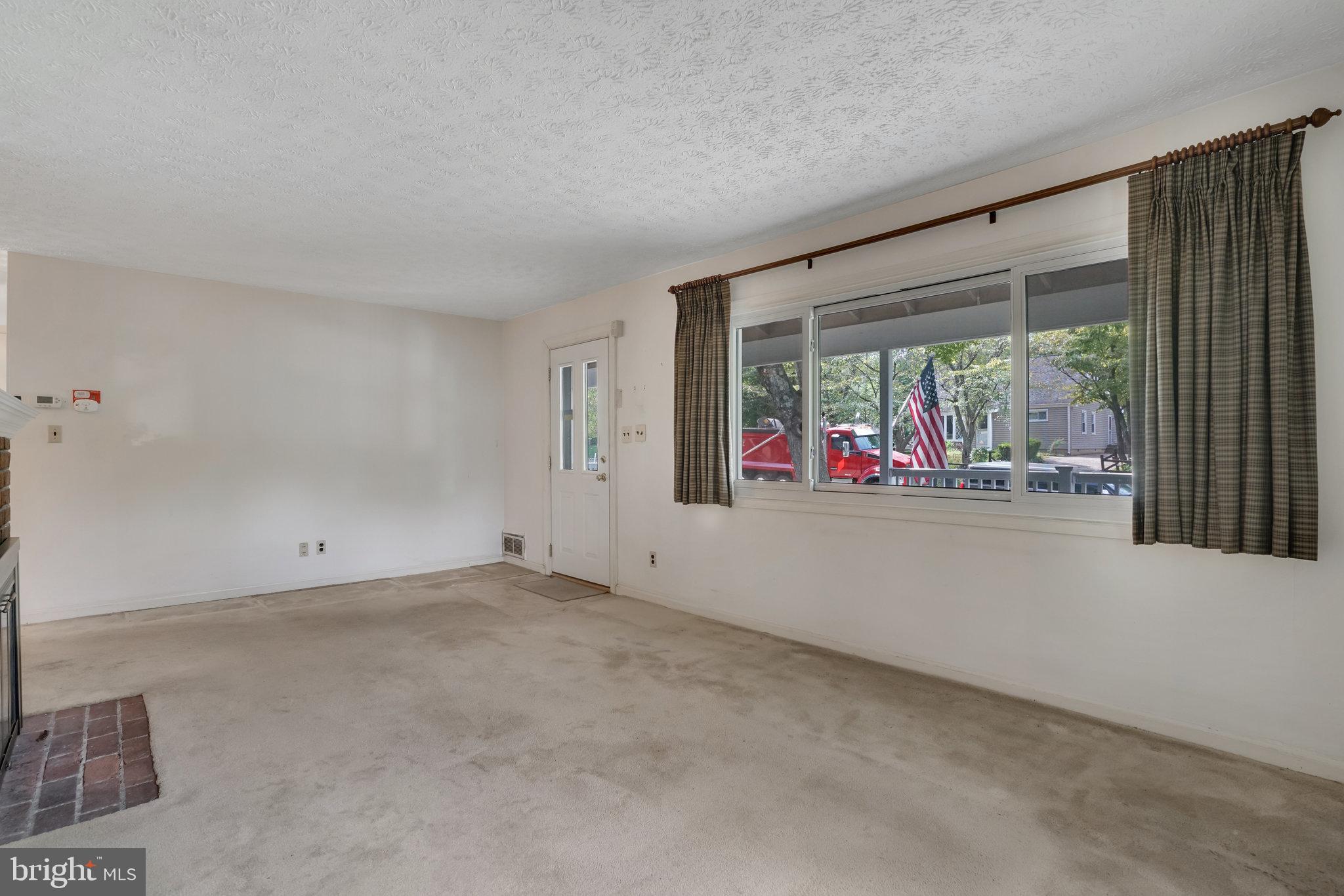 6612 Barrett Rd