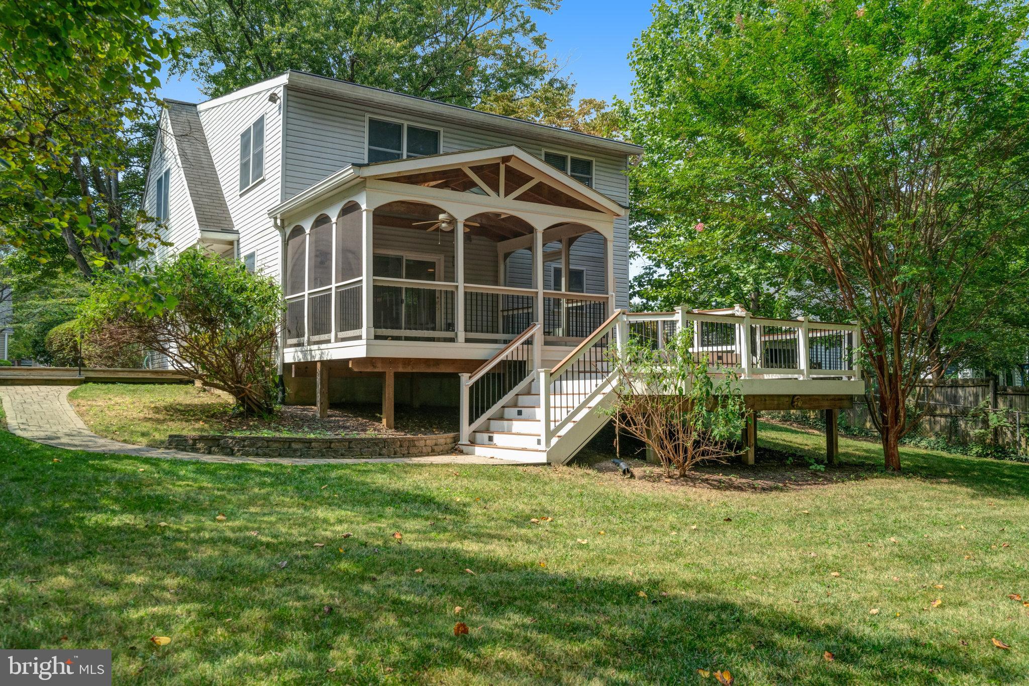 6612 Barrett Rd