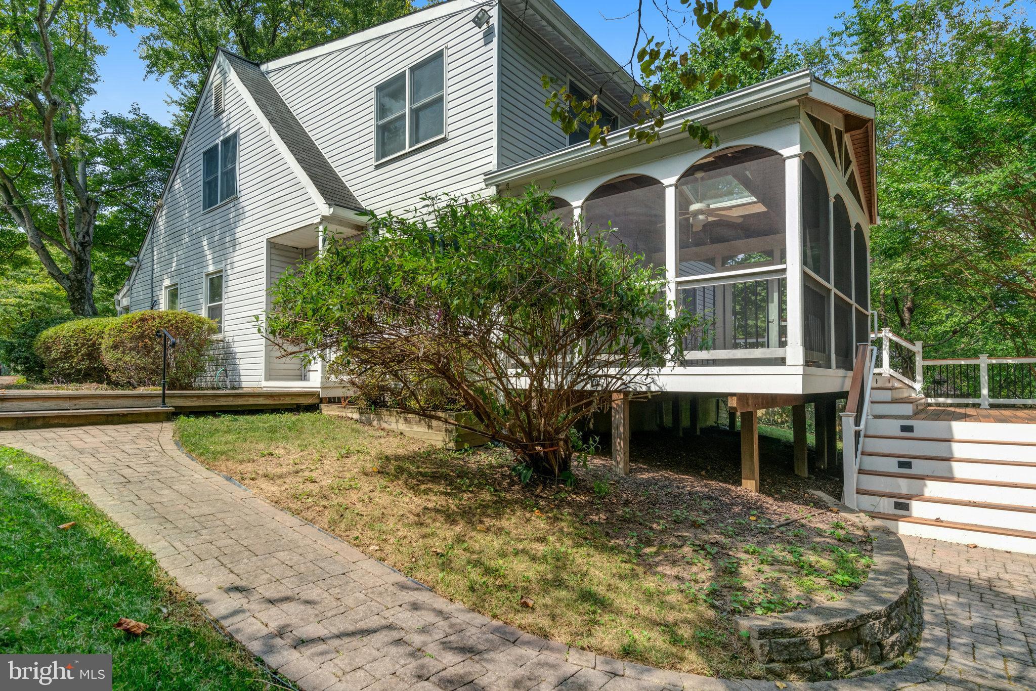 6612 Barrett Rd