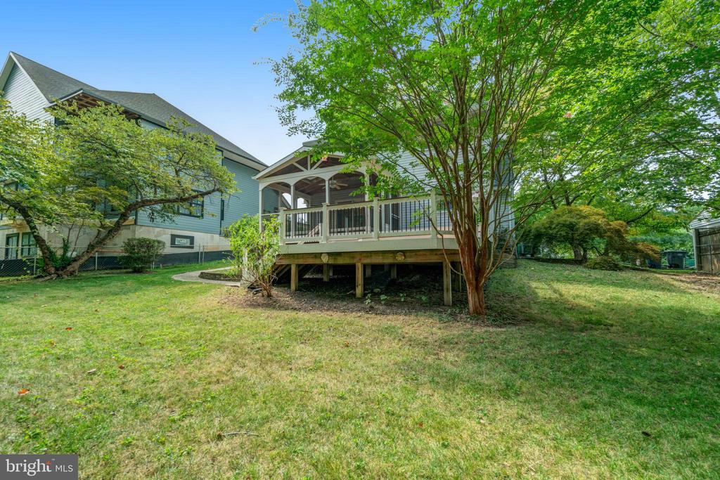 6612 Barrett Rd