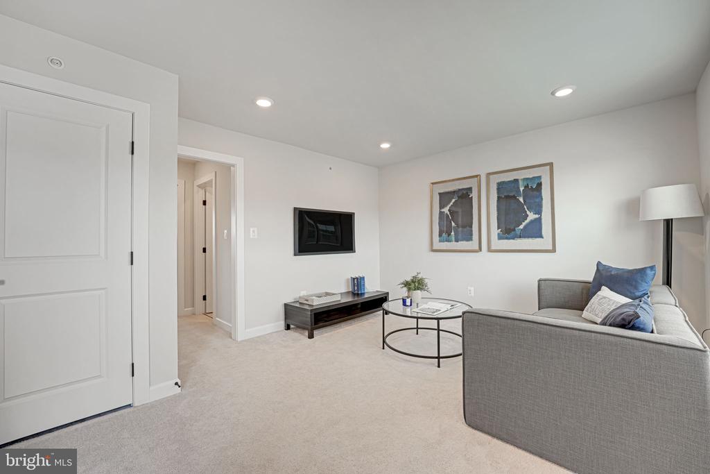115 Pleasant St NW #5