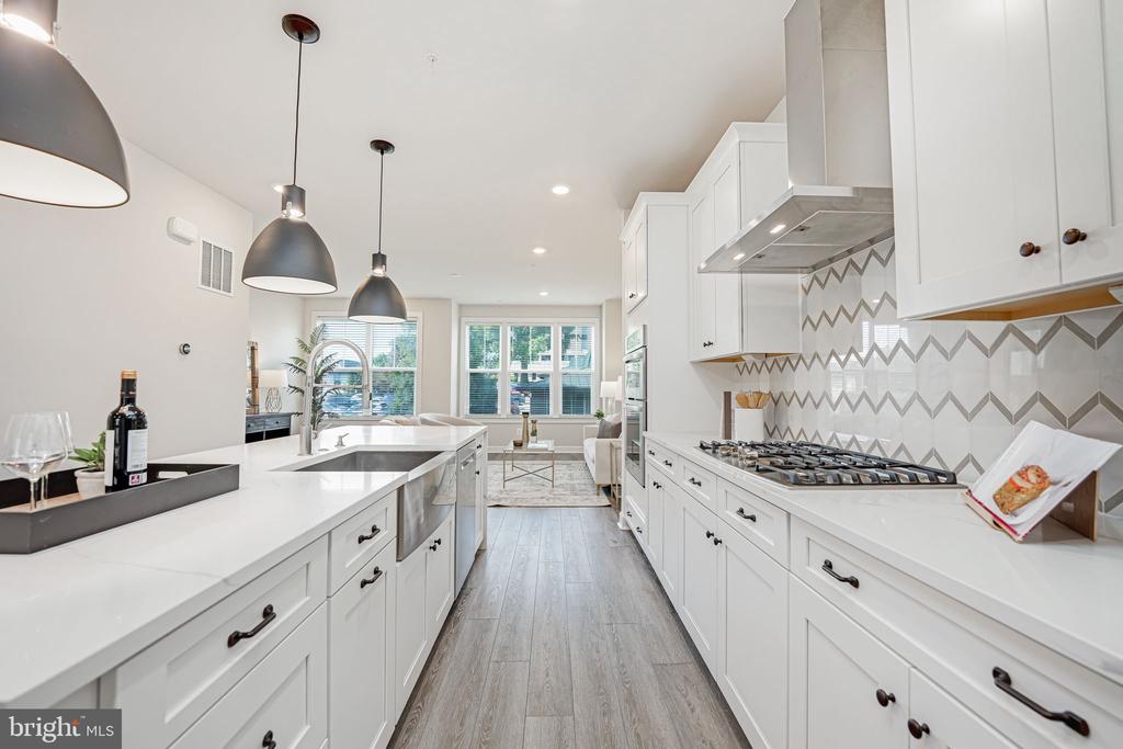 115 Pleasant St NW #5