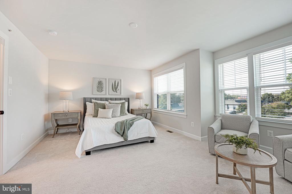 115 Pleasant St NW #5