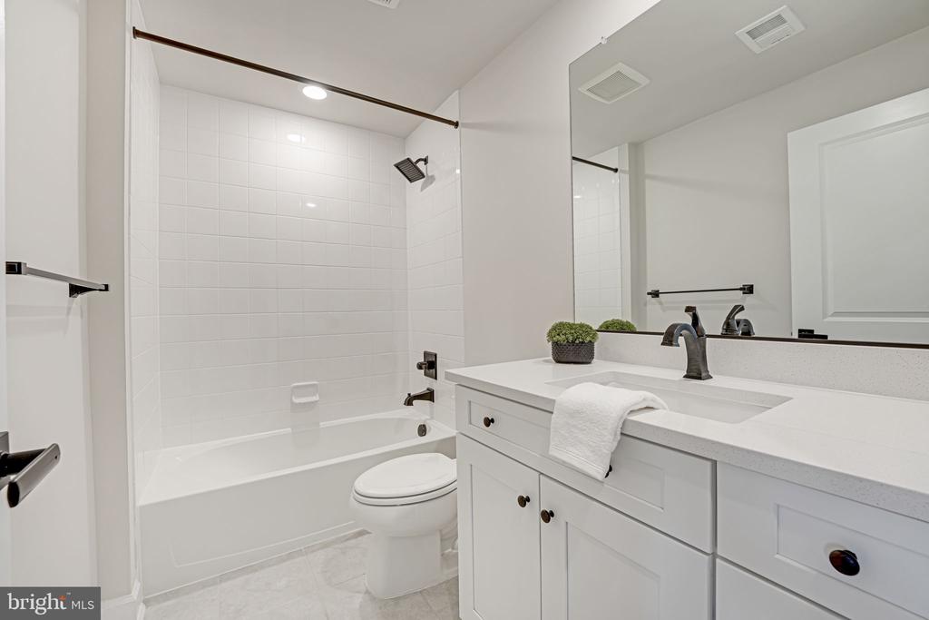 115 Pleasant St NW #5