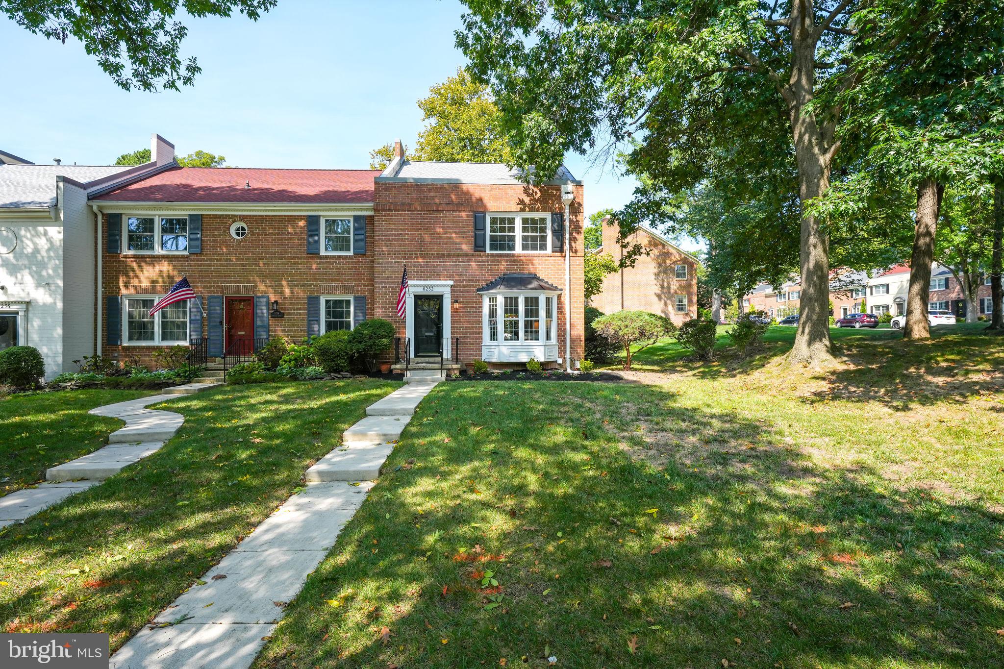 8252 Carrleigh Pkwy