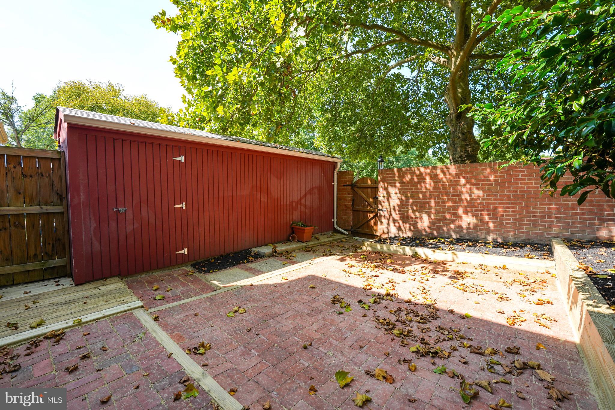 8252 Carrleigh Pkwy