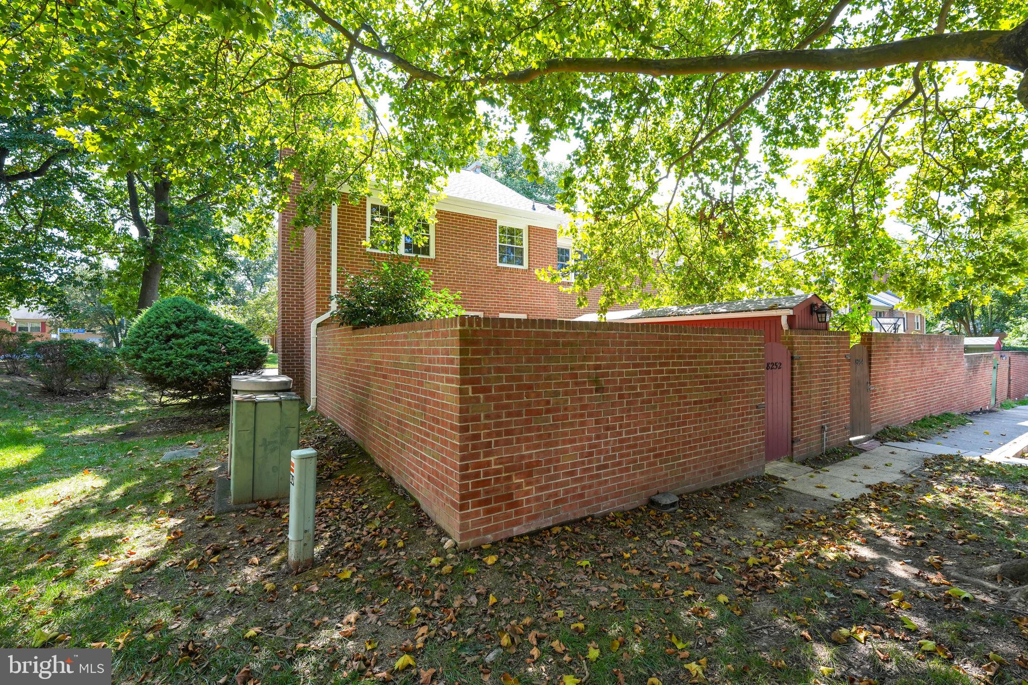 8252 Carrleigh Pkwy
