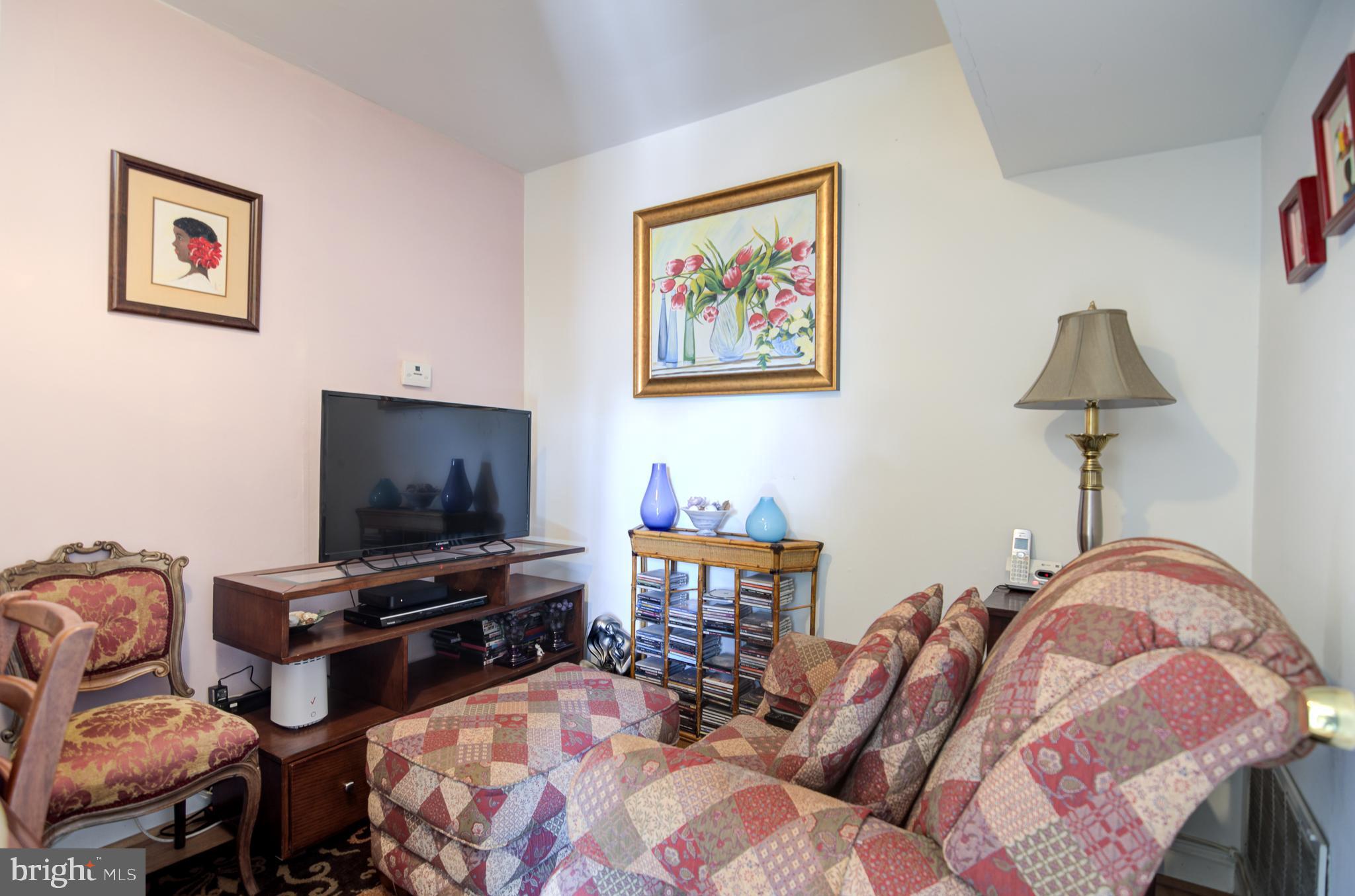 6135 Leesburg Pike #604