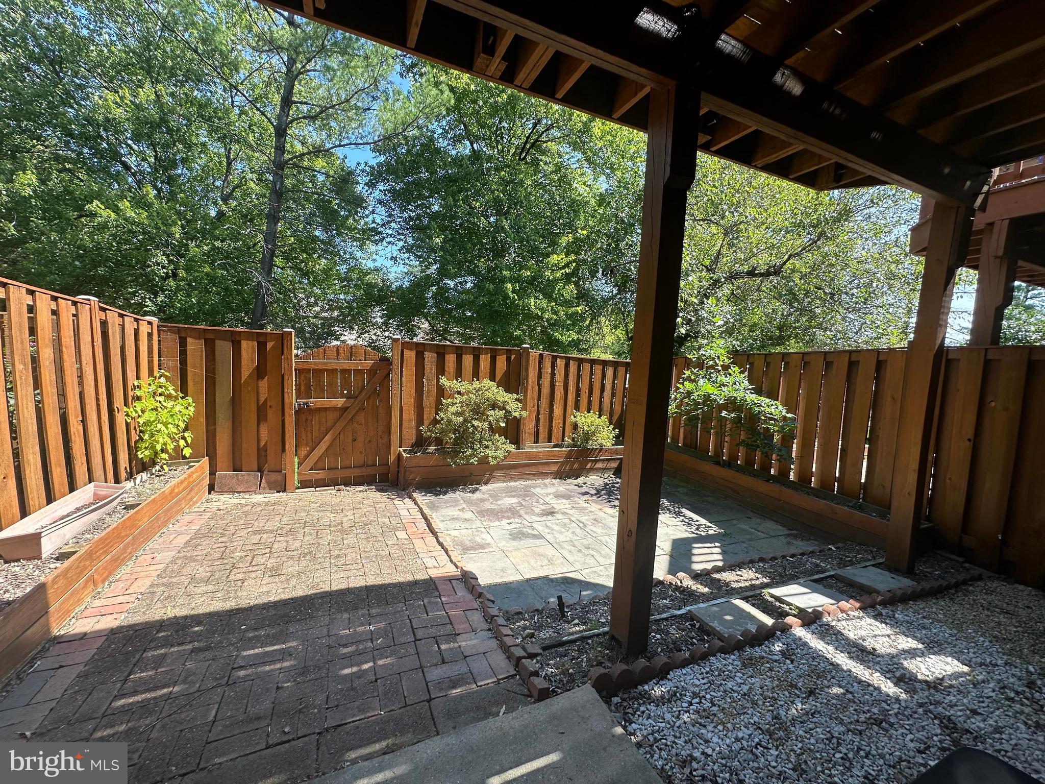 6403 Little Potters Ln